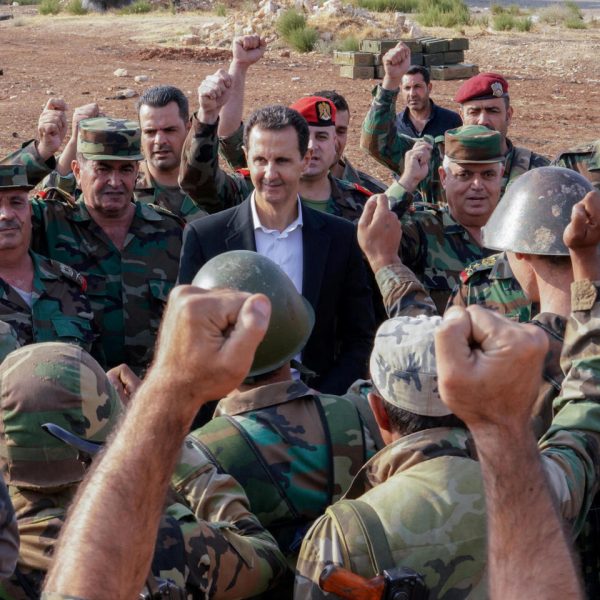 “الهروب” الذي زلزل الخرائط… ماذا تخفي الغارات السرية وراء العهد بين ثلاثة؟”!